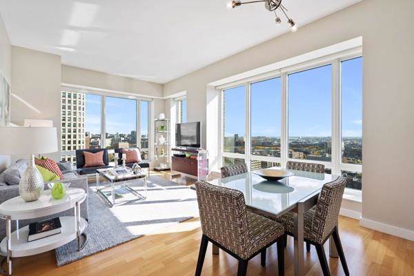 400 Stuart St - Photo 1