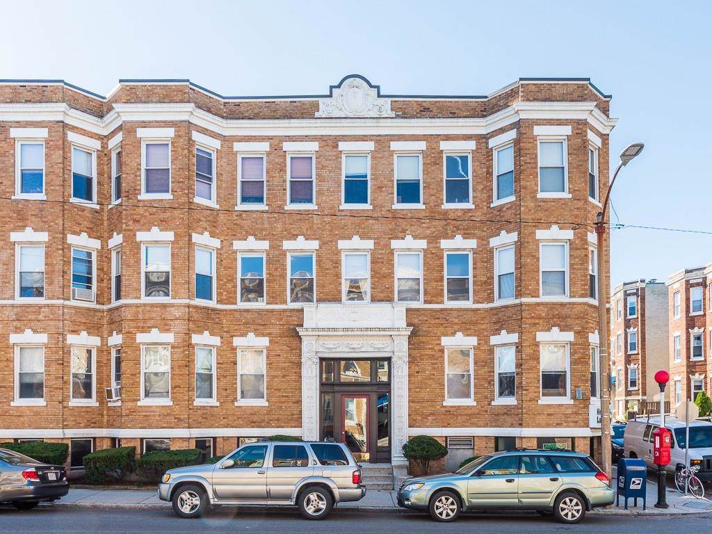 229 Kelton St - Photo 1