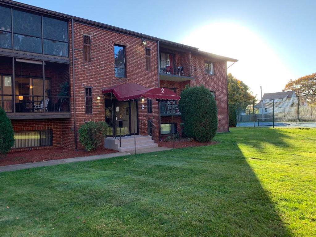 221 Oak St - Photo 1