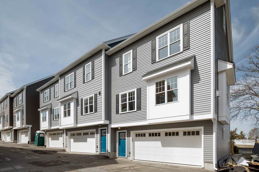 150 Quincy Ave - Photo 1