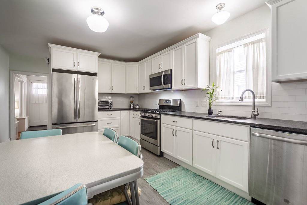 65 Daniels St - Photo 1