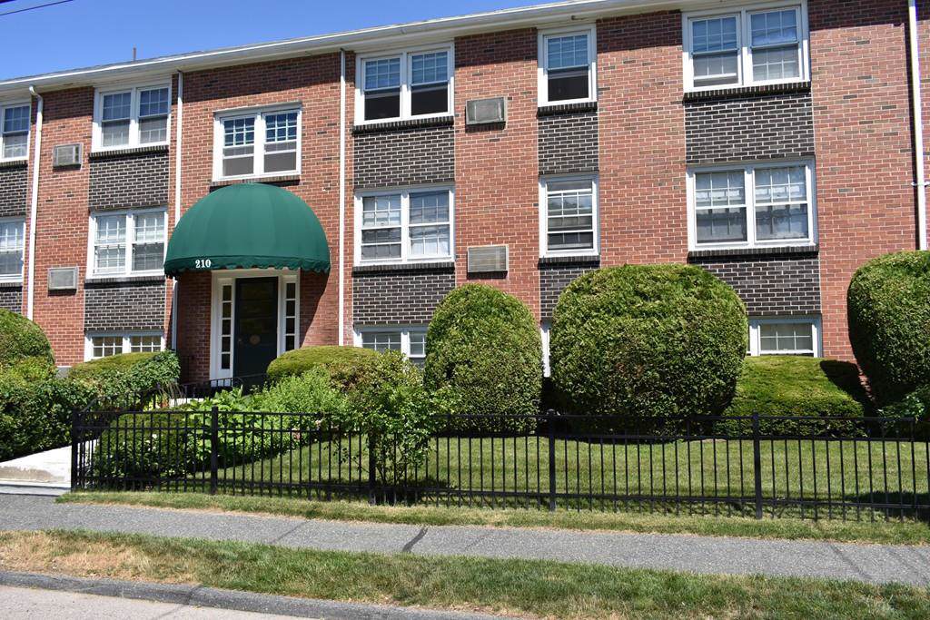 210 Hillside Ave - Photo 1 210 Hillside Ave - Photo 1