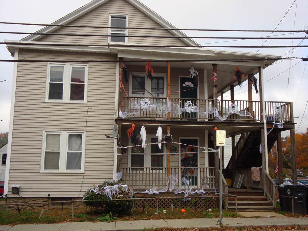 169 Charlton St - Photo 1