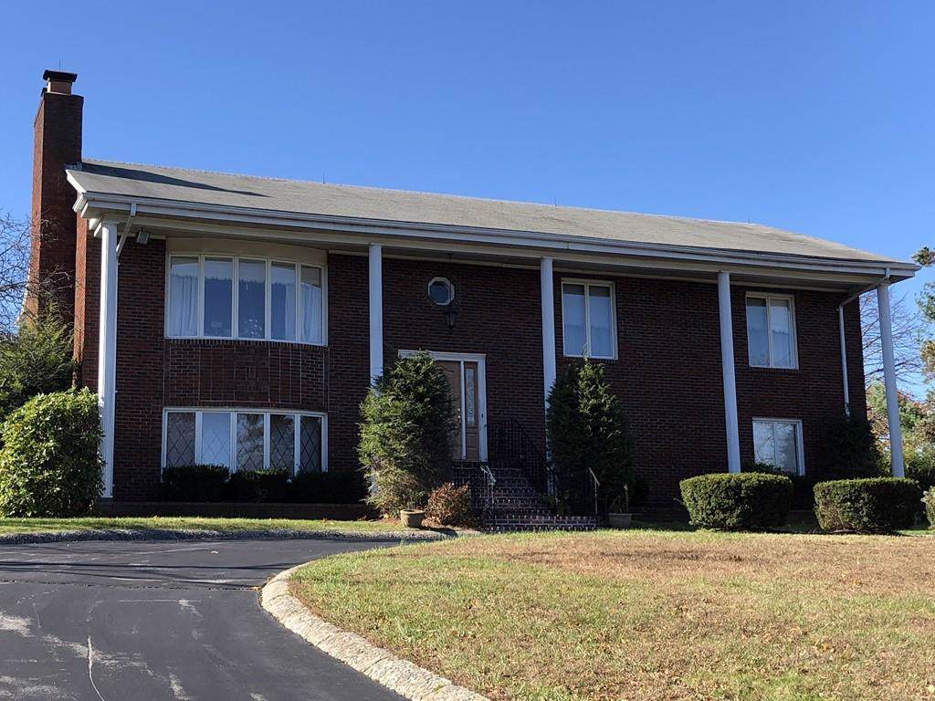40 Weatherbee Drive - Photo 1