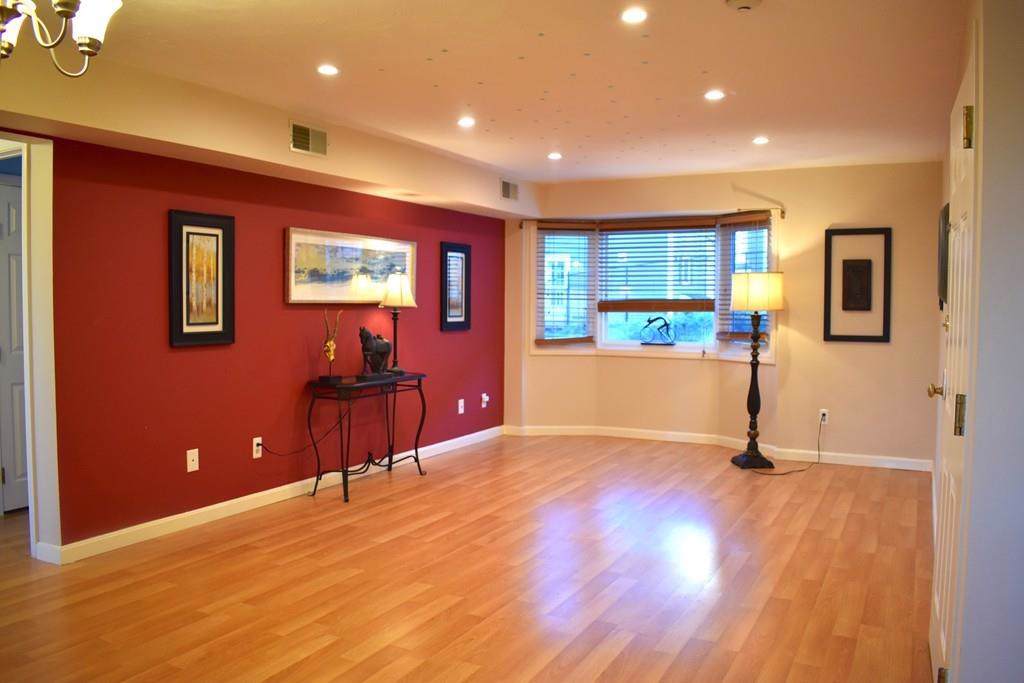 140 Quincy Ave - Photo 1