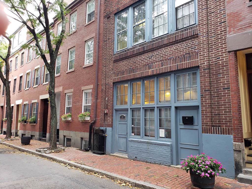 20 Melrose St - Photo 1