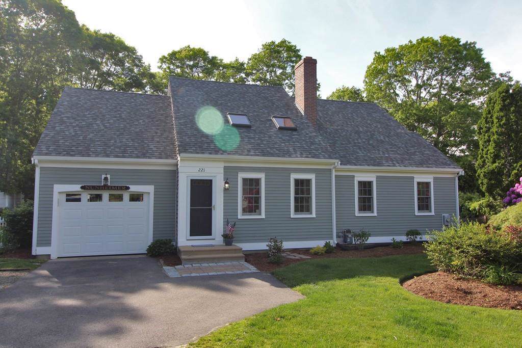 221 Saddler Ln - Photo 1