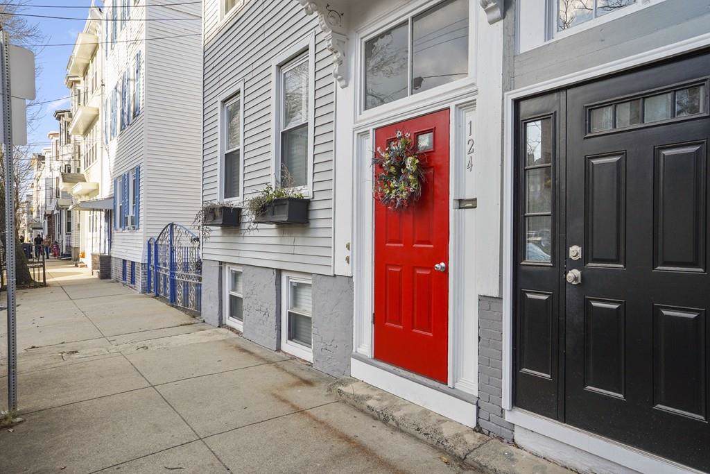124 Everett St. - Photo 1