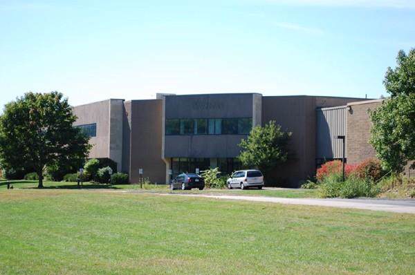 120 N Meadows Rd - Photo 1