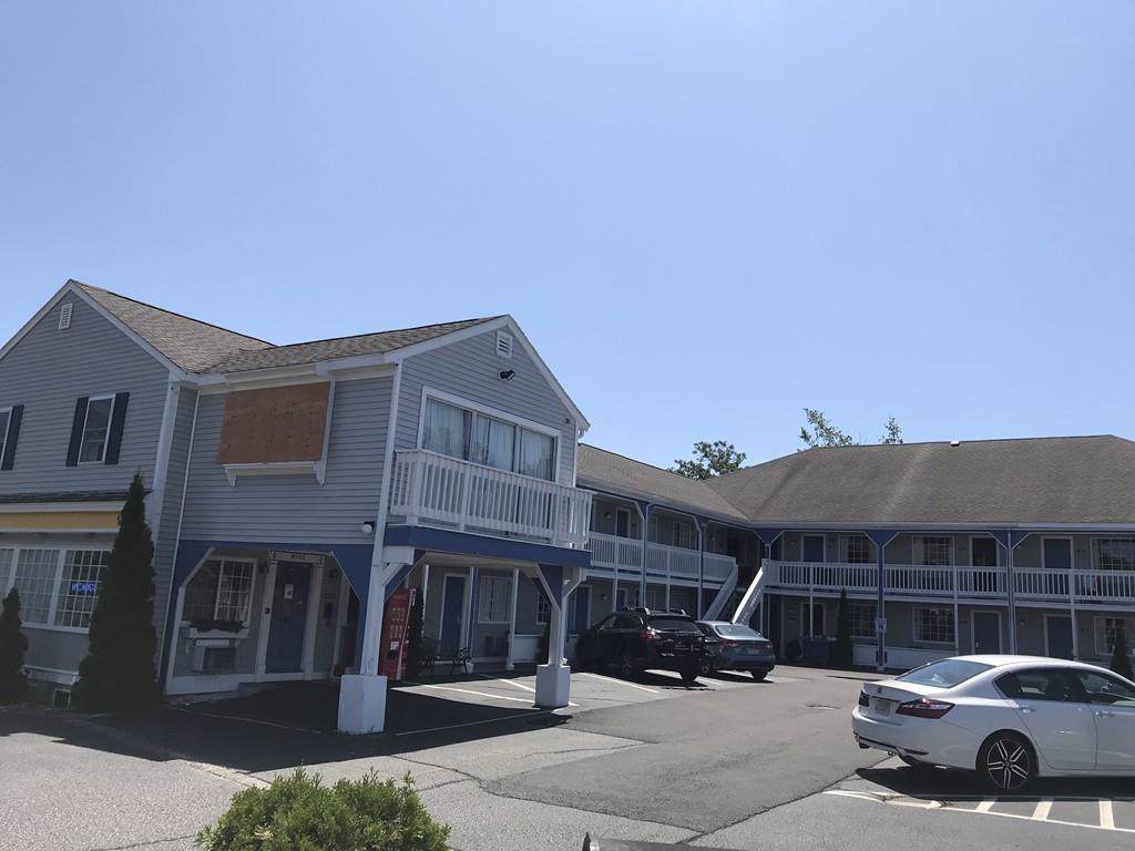111111 Main St (Motel) - Photo 1