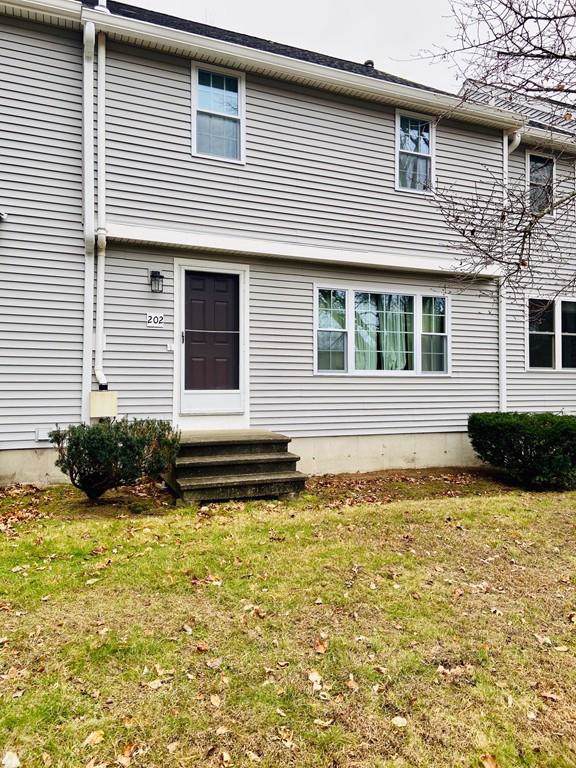 202 Pondview Place - Photo 1