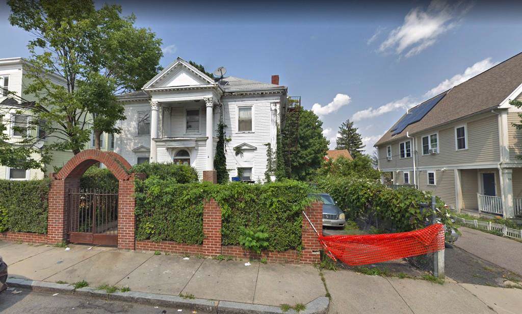 102 Lawrence Ave - Photo 1