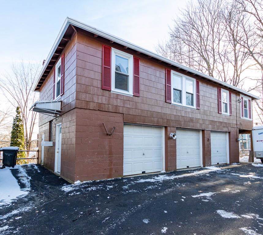 98 Dresser St - Photo 1