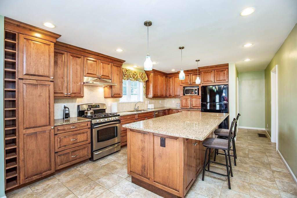 7 Riverside St - Photo 1