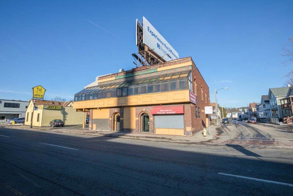 1007 E Columbus Ave - Photo 1