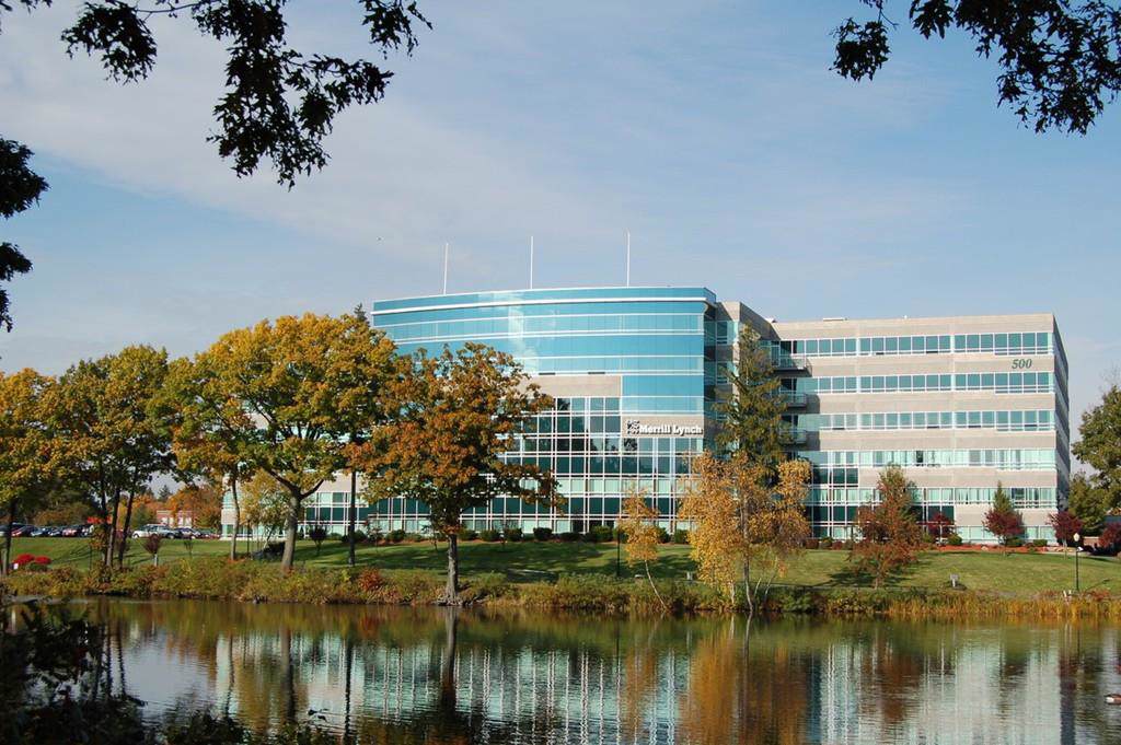 500 Cummings Center - Photo 1