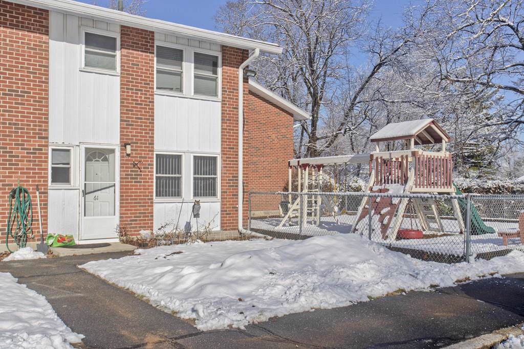 61 Manor Court - Photo 1