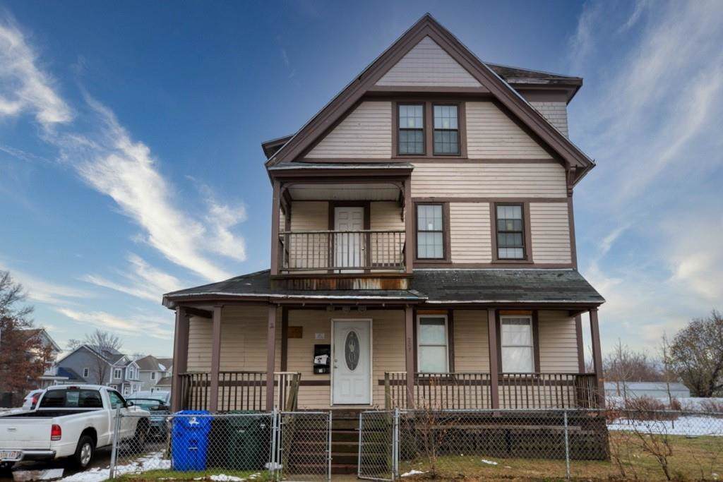 207 Pine St - Photo 1