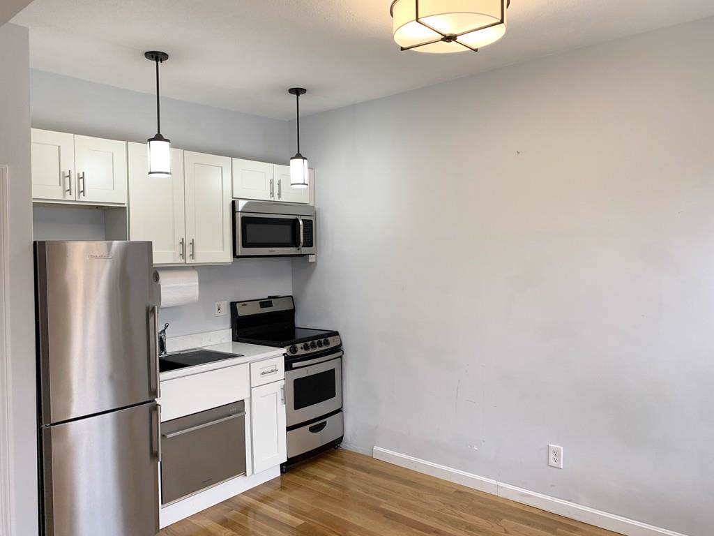 200 Warren Ave - Photo 1