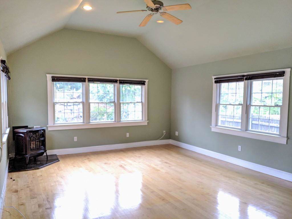 10 Woodbury Ct - Photo 1