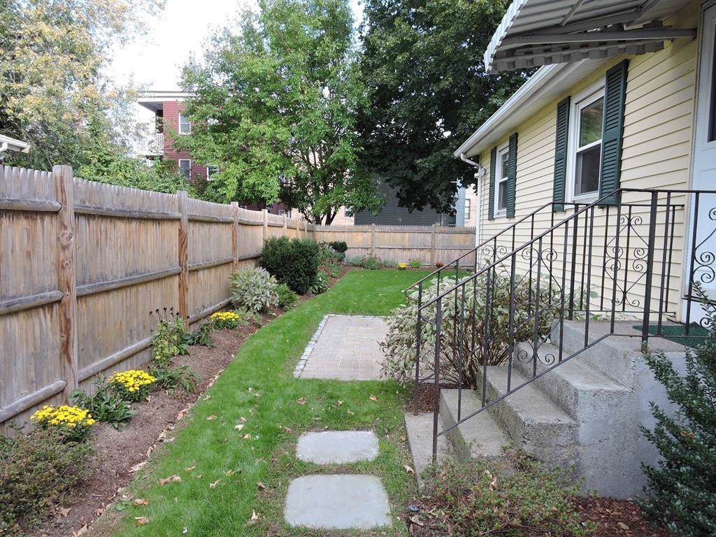 176 Sherman St - Photo 1
