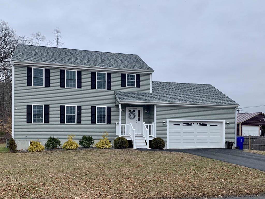 9 Range Ave - Photo 1