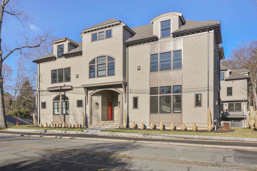 582 Hale St - Photo 1