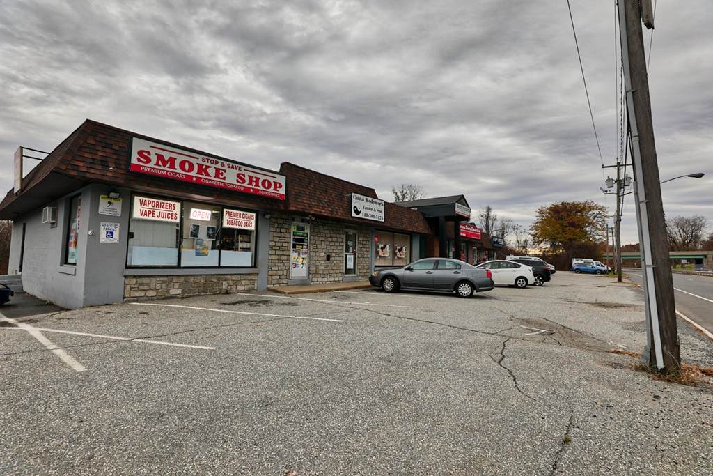 2001-2025 Riverdale St - Photo 1