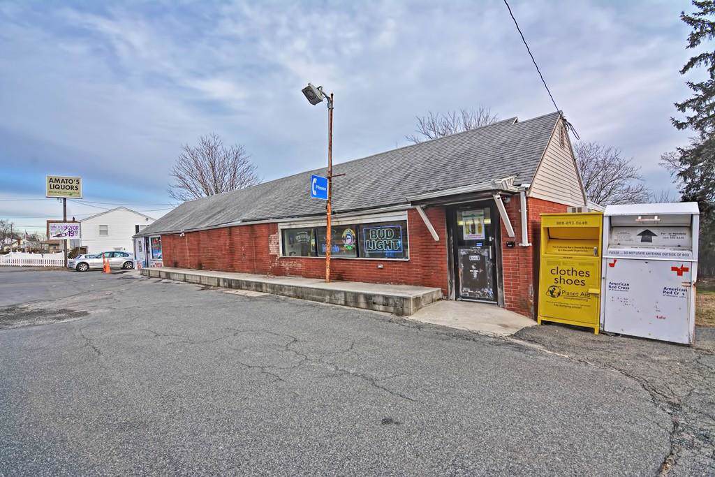 206 Lincoln Avenue - Photo 1