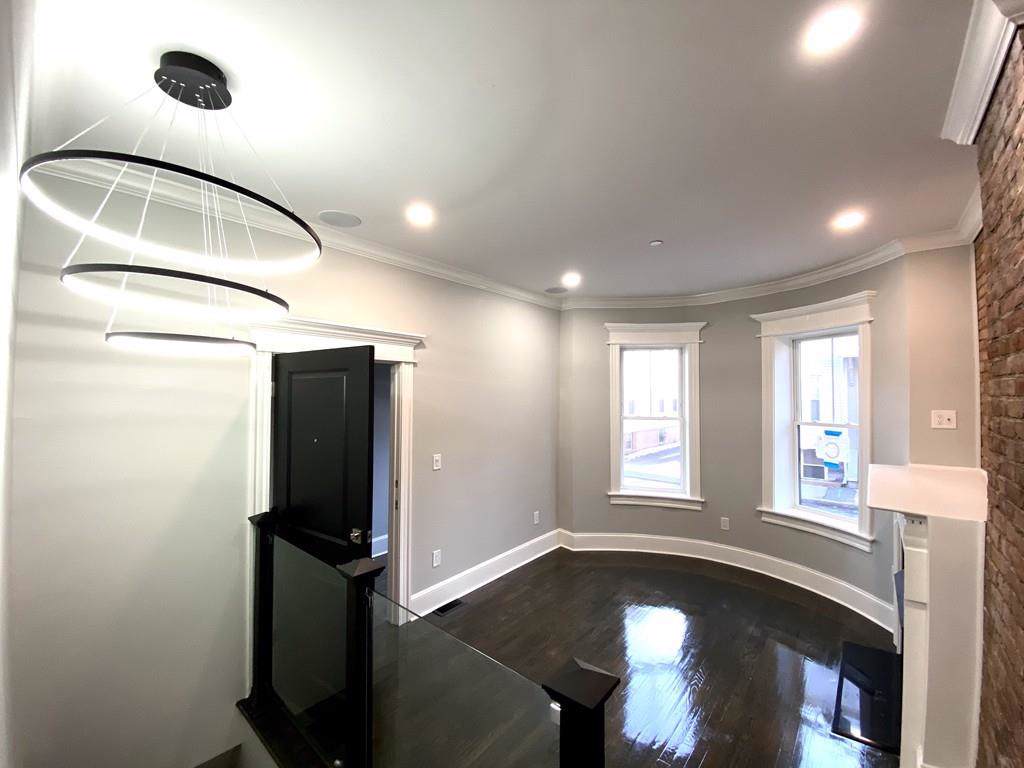 211 Green St. - Photo 1