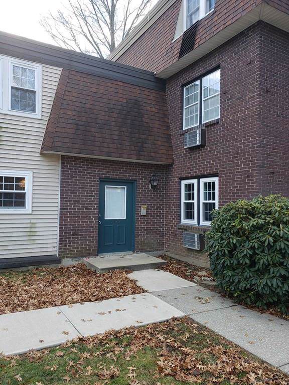 180 Main St - Photo 1