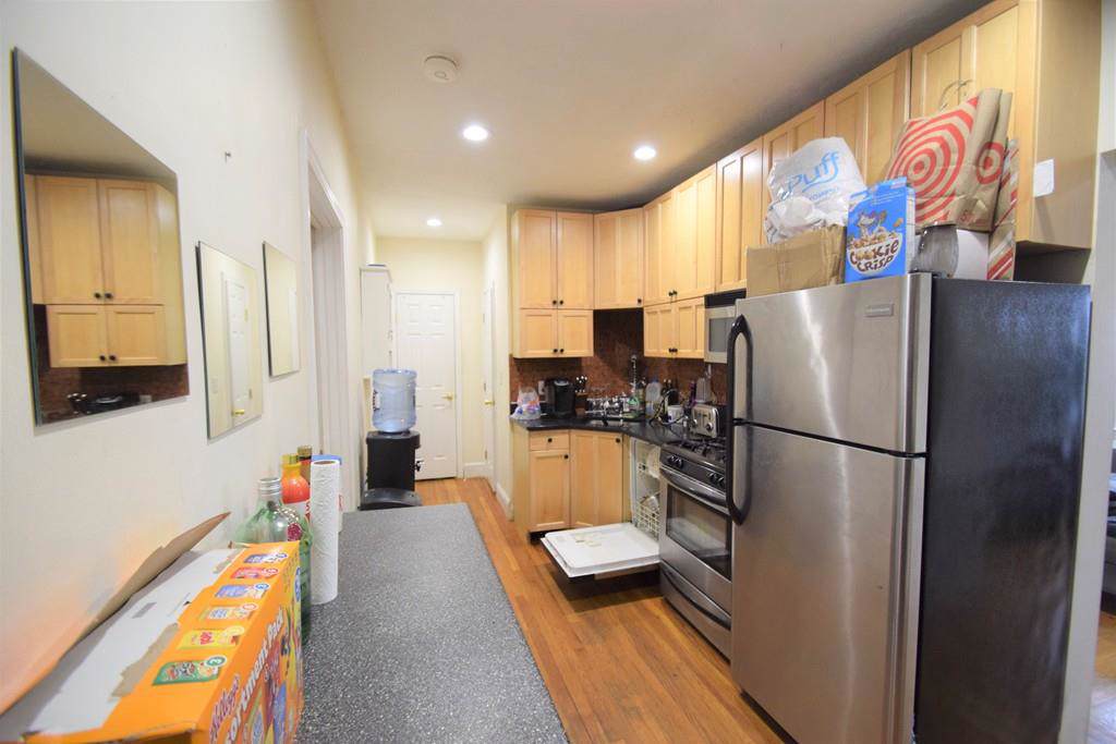 73 Thatcher St - Photo 1
