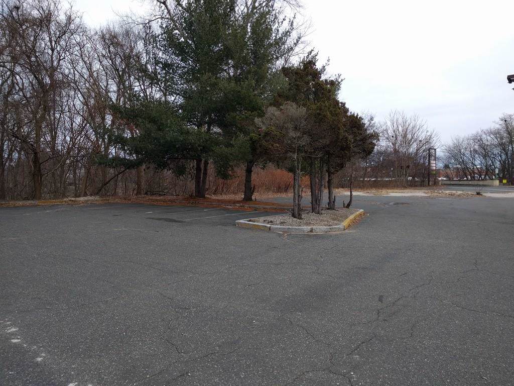 550 Main St - Photo 1