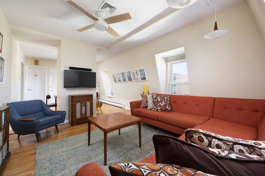 19 Parker - Photo 1