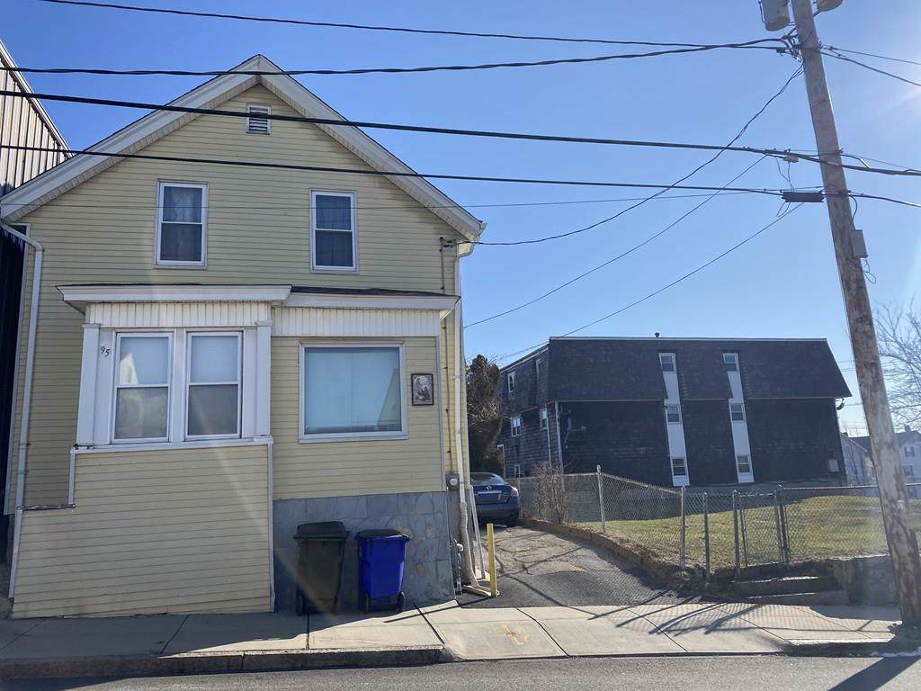 95 7Th St - Photo 1