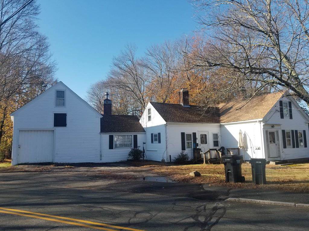 137 Center St - Photo 1