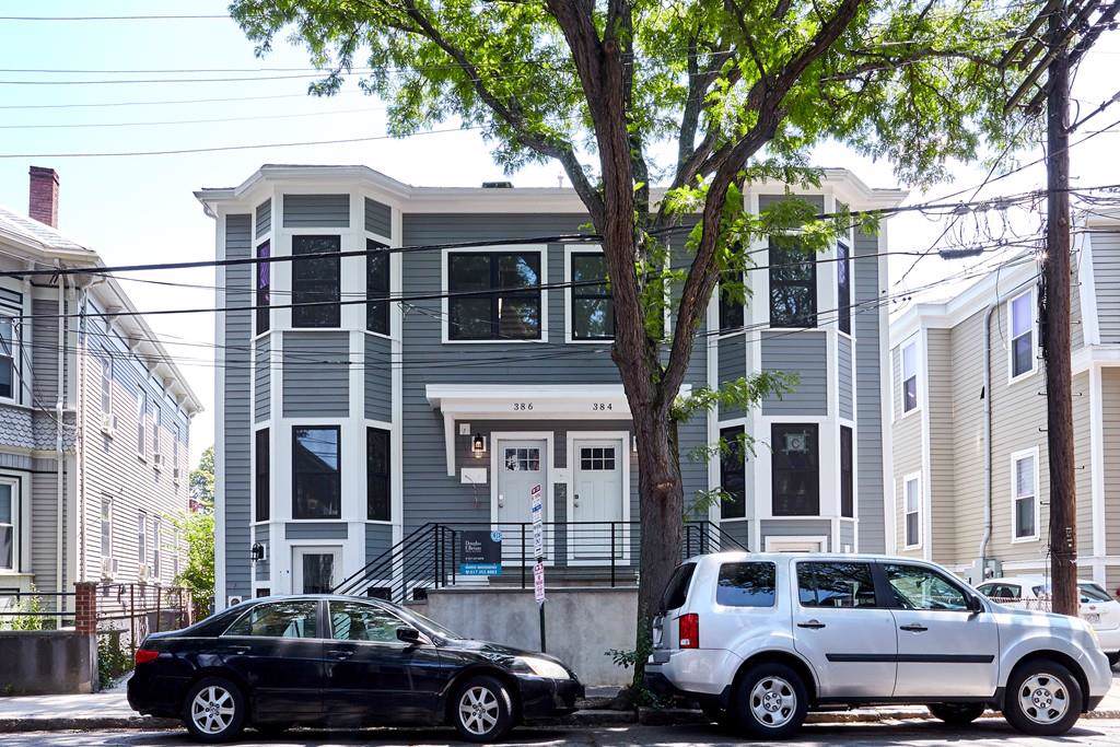 386 Windsor Street - Photo 1