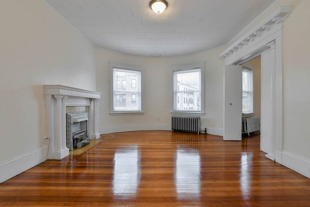 106 Geneva Ave - Photo 1
