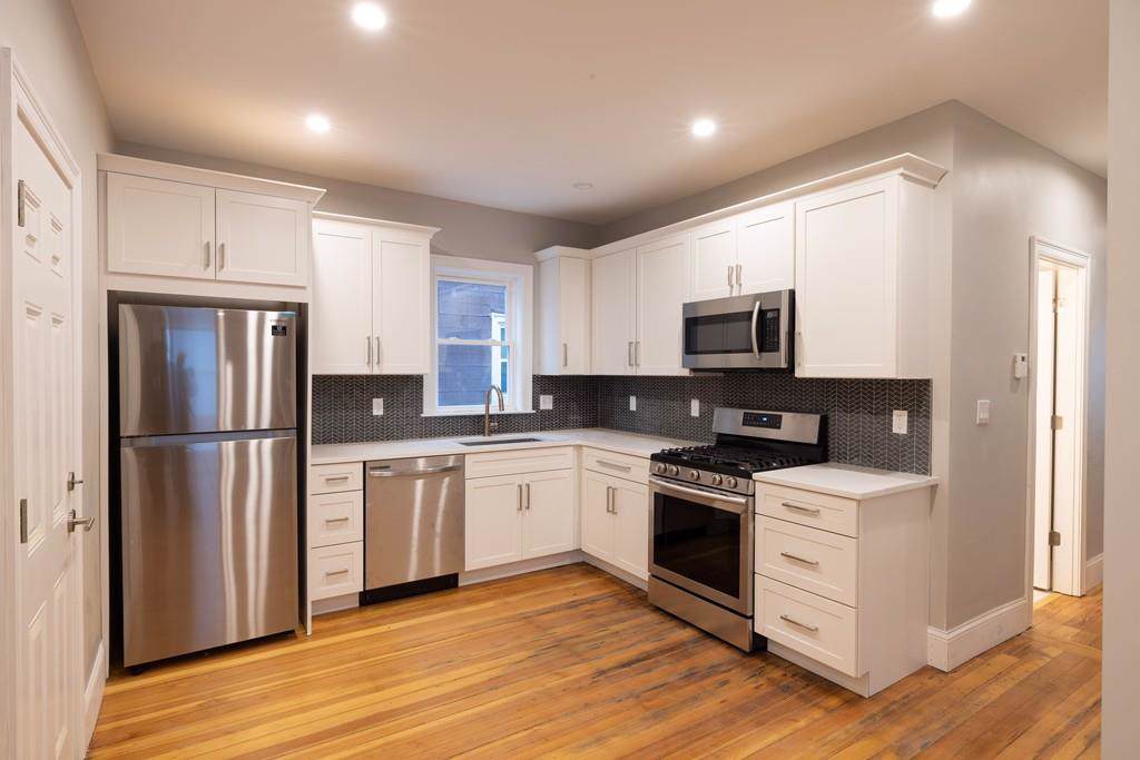 17 Van Winkle St - Photo 1