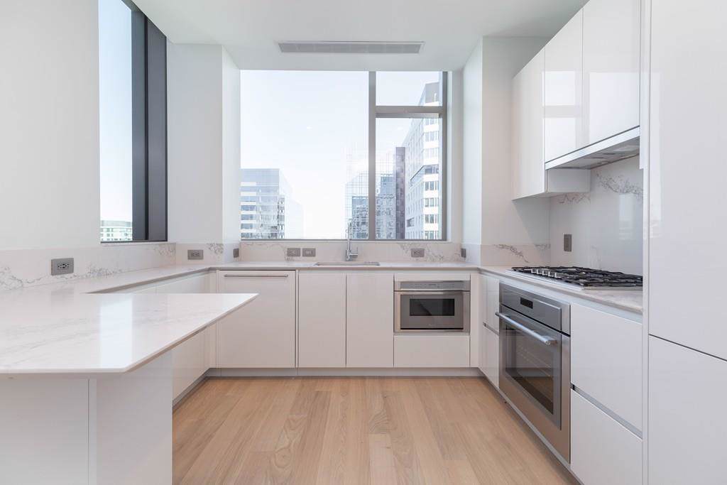 133 Seaport Boulevard - Photo 1