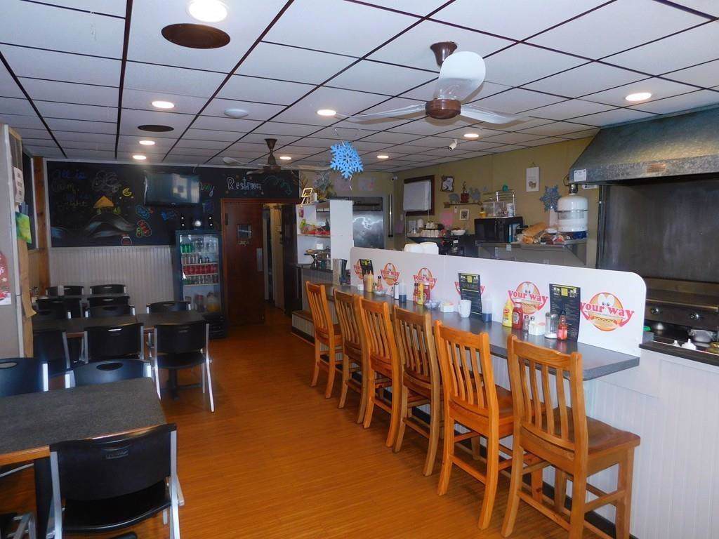 609 Locust St - Photo 1