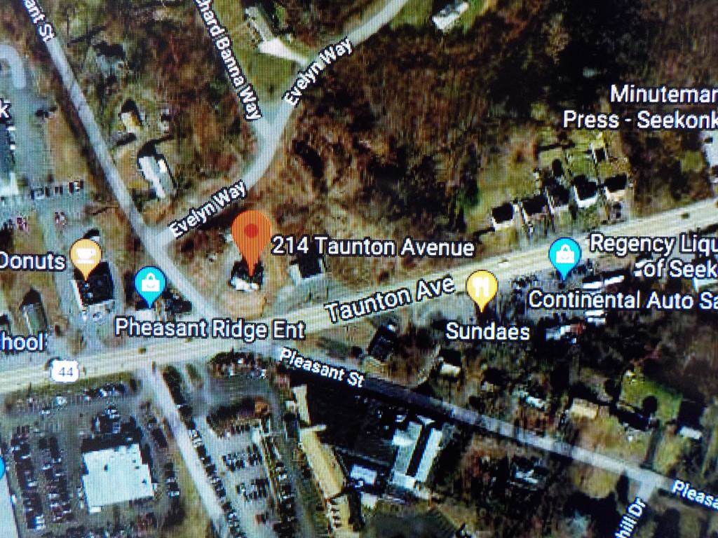 214 Taunton Ave - Photo 1