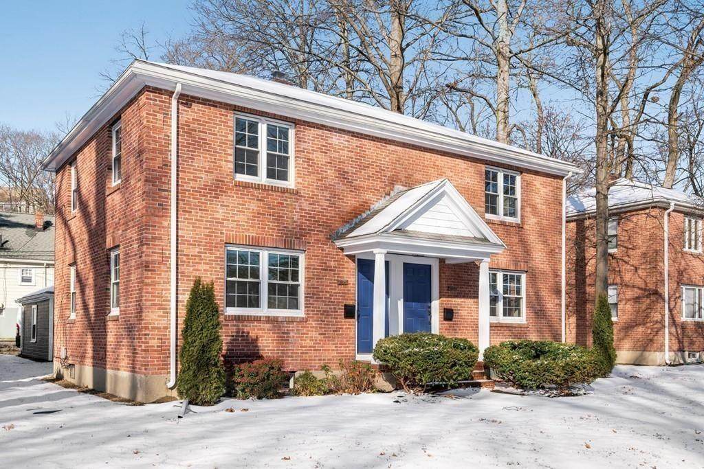 737 Vfw Pkwy - Photo 1