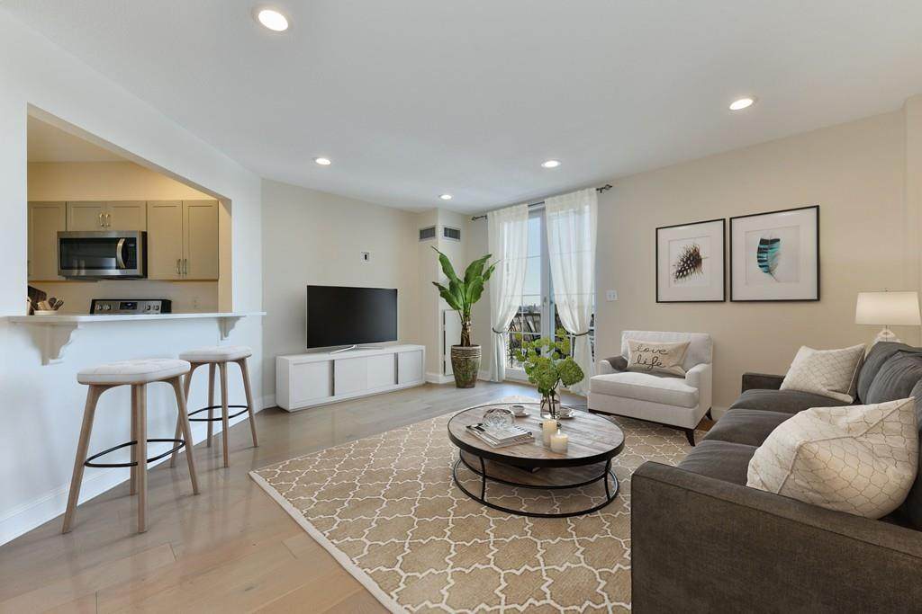 100 Marina Dr - Photo 1