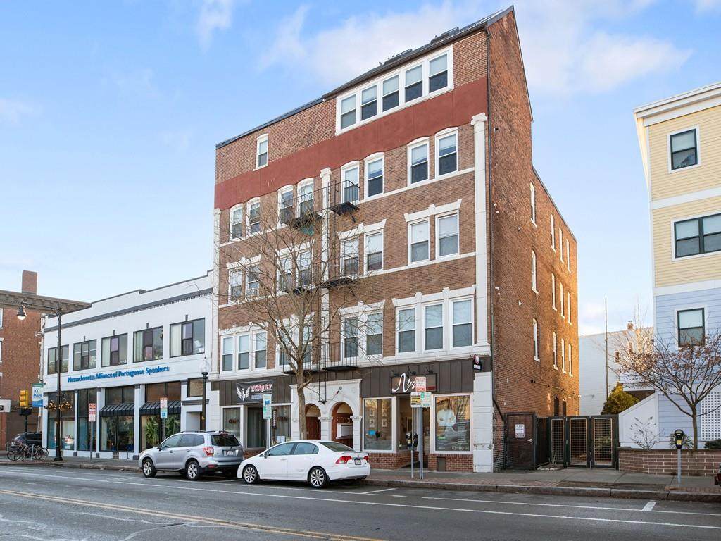 1060 Cambridge St - Photo 1
