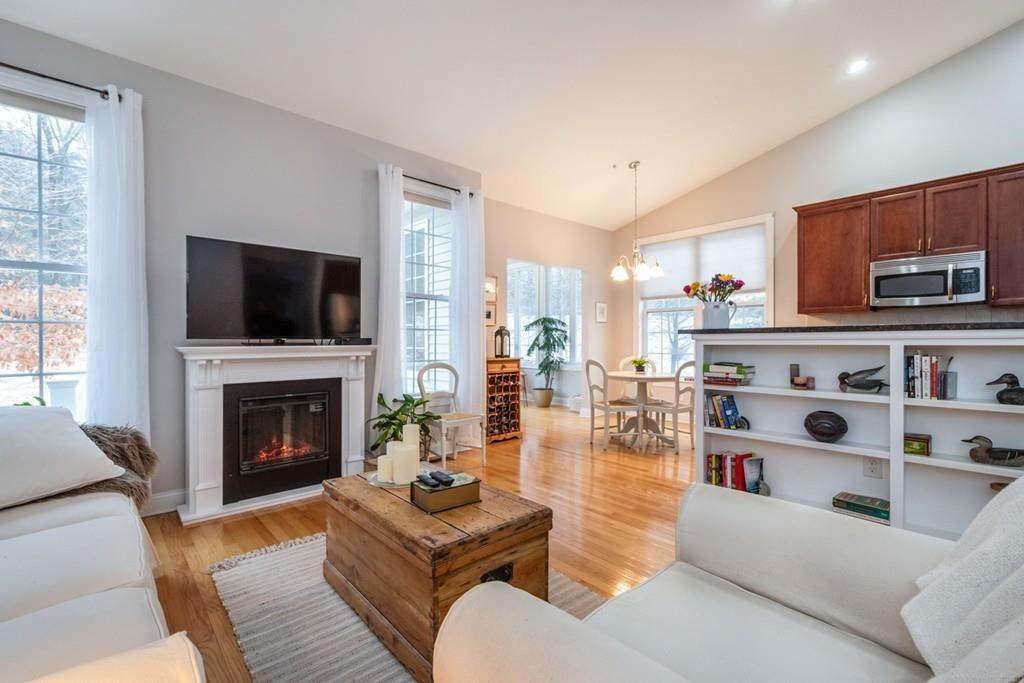 61 Pondside Drive - Photo 1
