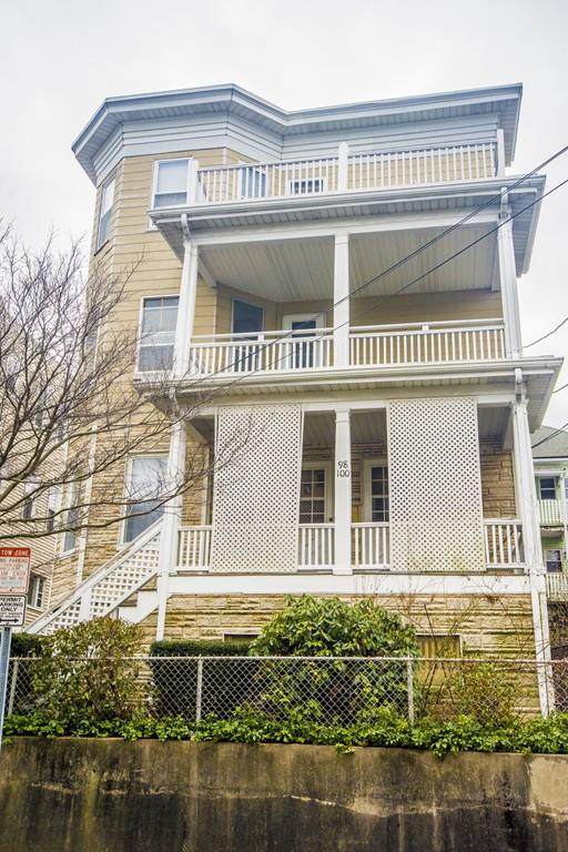 98 Heath St - Photo 1