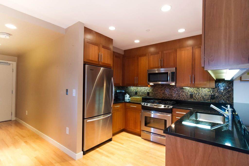 80 Broad St - Photo 1