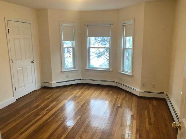 73 Hammond - Photo 1
