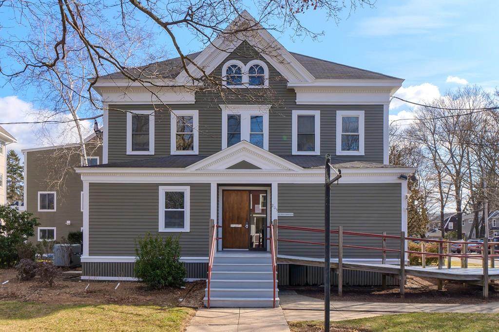 205 Willow - Photo 1